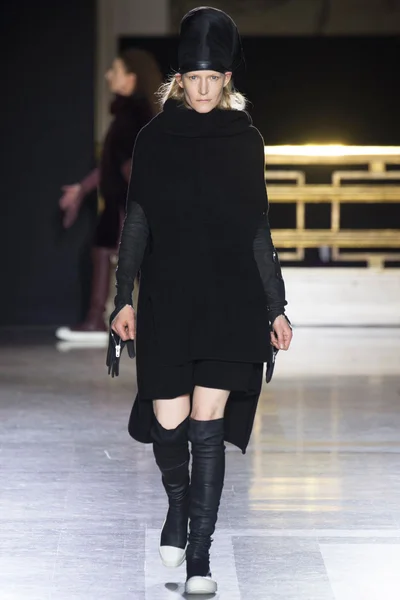 Look 1